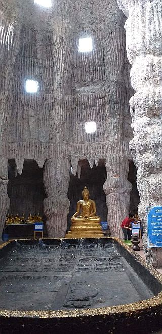 Wat Klai Kangwon (Khao Sarapatdee Sri Charoentham) 