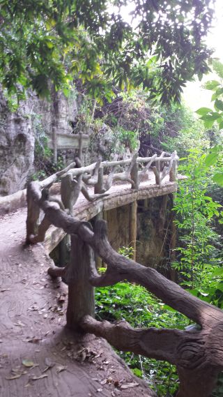 Wat Tham Khao Wong