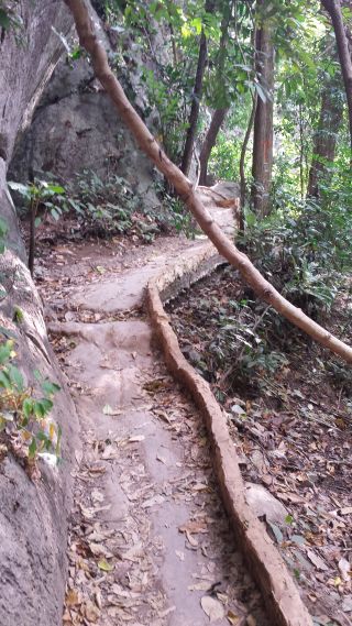 Wat Tham Khao Wong